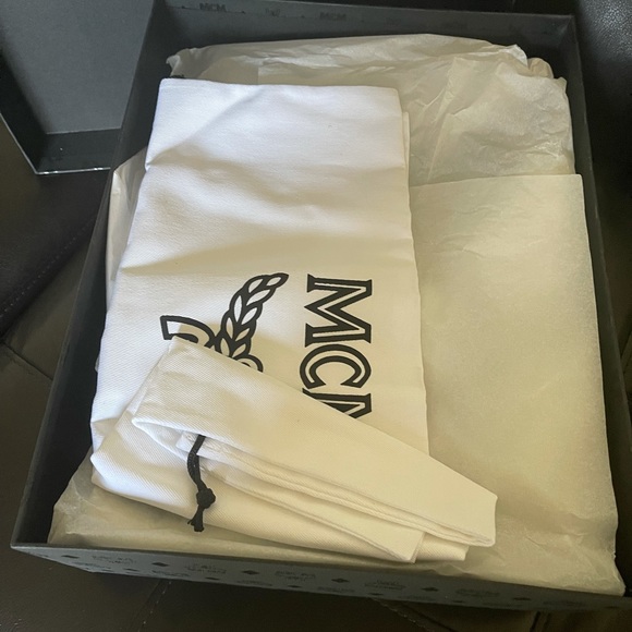 NIB MCM MEX Men sneakers sz 9 - Picture 3 of 8